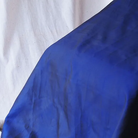 ผ้าคลุมไหล่ผ้าไหม ผืนใหญ่ มัดย้อม มีชายครุย ขนาด 100x232ซม. สีน้ำเงินกรมท่า รหัส ZYH-CT-102615