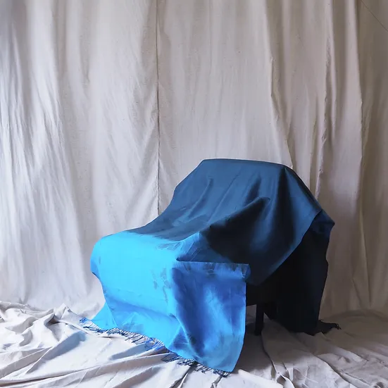 ผ้าคลุมไหล่ผ้าไหม ผืนใหญ่ มัดย้อม มีชายครุย ขนาด 100x235ซม. สีฟ้า รหัส ZYH-CT-102589