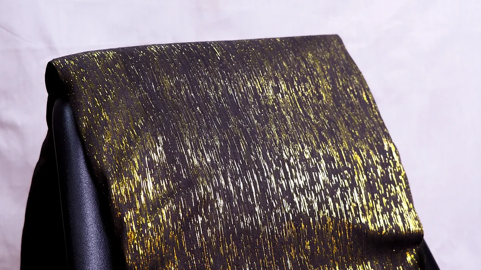 ผ้าไหมสีพื้น ทอสอดดิ้น ไหมแท้ สีน้ำตาลเกือบดำ ขายตามความยาวหลา รหัส A12-CT-100636