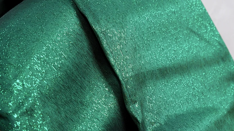 ผ้าไหมสีพื้น ทอสอดดิ้น ไหมแท้ เฉดสีเขียว ขายตามความยาวหลา รหัส A12-CT-100645