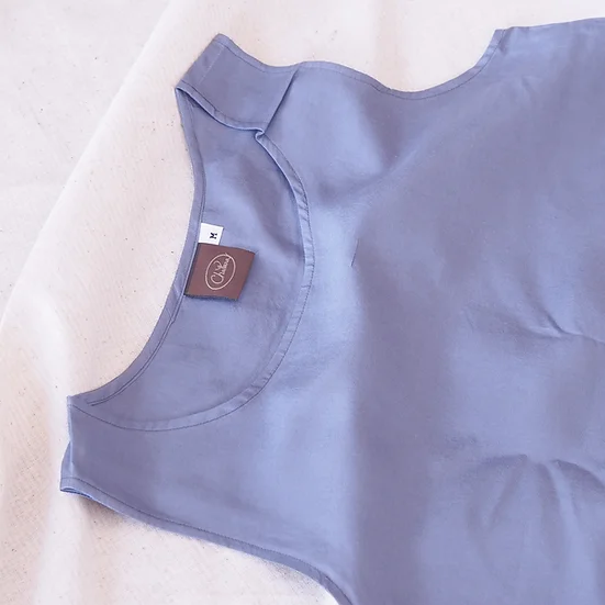 เสื้อแขนกุดไหมแท้ เฉดสีกรมท่า รหัส TOP006