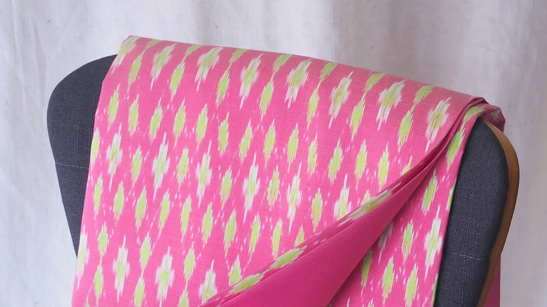 (ผ้าชุด) ผ้าไหมมัดหมี่ไหมแท้ (ผ้าลาย2หลา+สีพื้น2หลา) พื้นสีชมพูบานเย็น รหัส M2B-CT-102814