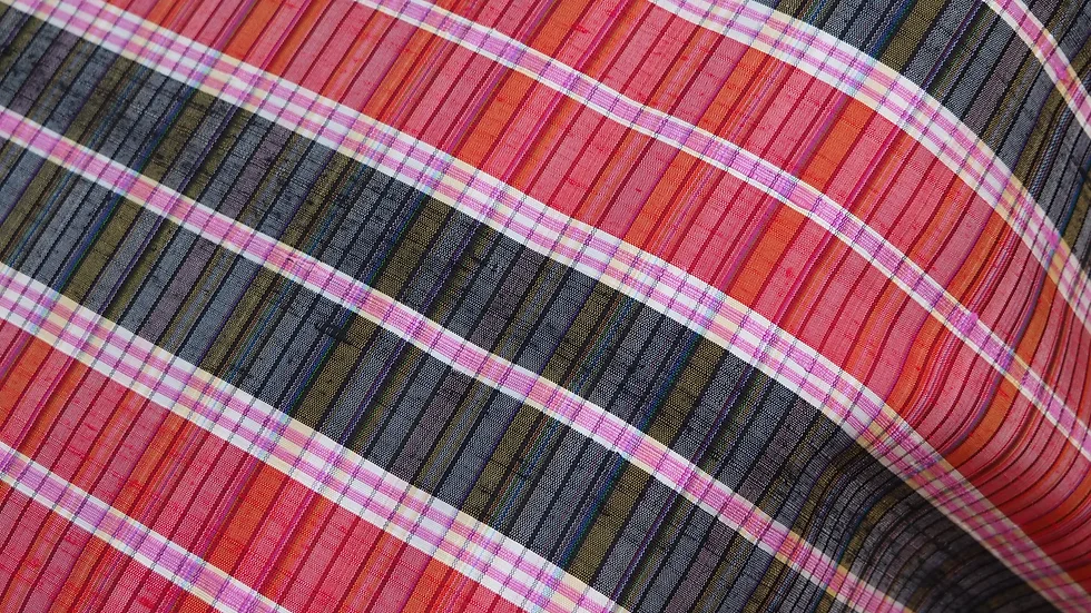 ผ้าไหม ลายสก็อต ไหมแท้ เนื้อหยาบนุ่ม สีคละสี ขายตามความยาวหลา รหัส A9-CT-100246